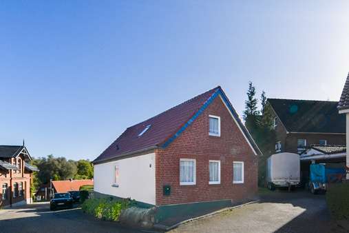 Vorderansicht - Einfamilienhaus in 24306 Plön mit 80m² kaufen