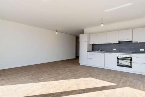 Wohn- und Esszimmer mit Küche - Penthouse-Wohnung in 24211 Preetz mit 109m² kaufen