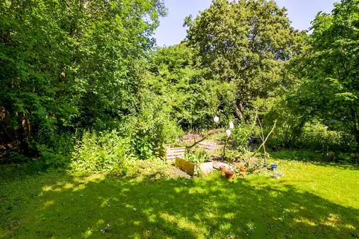Singlewohnung - zentral und mit eigenem Garten