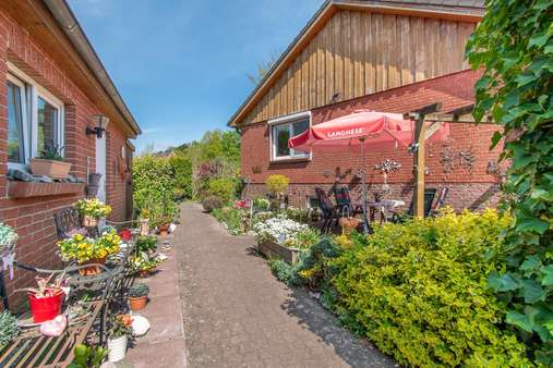 Vorgarten - Einfamilienhaus in 24784 Westerrönfeld mit 169m² kaufen