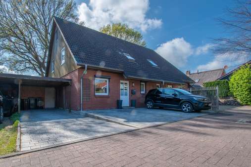 Straßenansicht - Doppelhaushälfte in 24354 Rieseby mit 106m² kaufen
