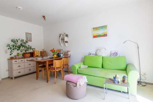 Wohn- und Esszimmer - Etagenwohnung in 24143 Kiel mit 49m² kaufen