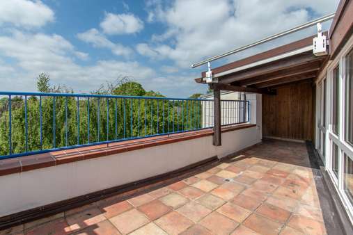 Loggia - Dachgeschosswohnung in 24106 Kiel mit 130m² kaufen