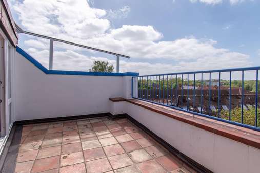 Loggia - Dachgeschosswohnung in 24106 Kiel mit 130m² kaufen