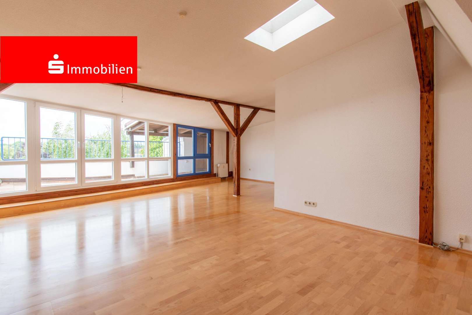 Wohn- und Esszimmer - Dachgeschosswohnung in 24106 Kiel mit 130m² kaufen
