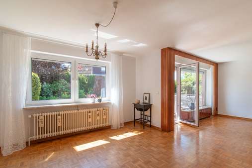 Wohn- und Esszimmer Wohn- und Esszimmer - Reihenendhaus in 24211 Preetz mit 100m² kaufen