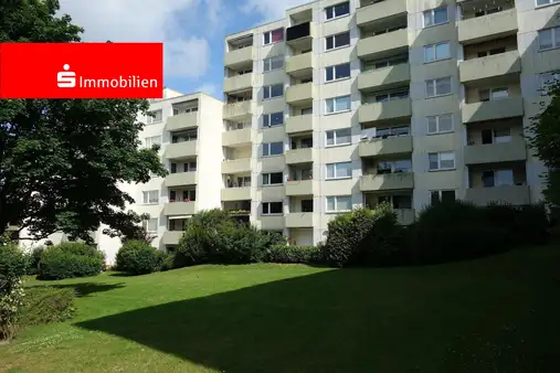 Gepflegt mit 
Terrasse und Stellplatz!