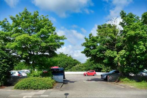 Stellplatz auf der Parkpalette Stellplatz auf der Parkpalette - Erdgeschosswohnung in 24147 Kiel mit 42m² kaufen
