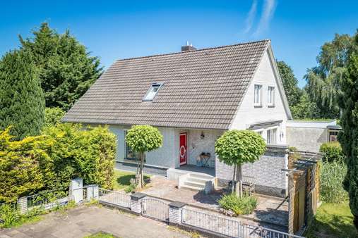 Außenansicht Außenansicht - Einfamilienhaus in 24214 Gettorf mit 163m² kaufen
