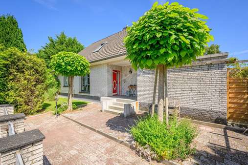Außenansicht Außenansicht - Einfamilienhaus in 24214 Gettorf mit 163m² kaufen