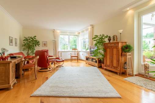 Wohn- und Esszimmer Wohn- und Esszimmer - Etagenwohnung in 24113 Kiel mit 153m² kaufen