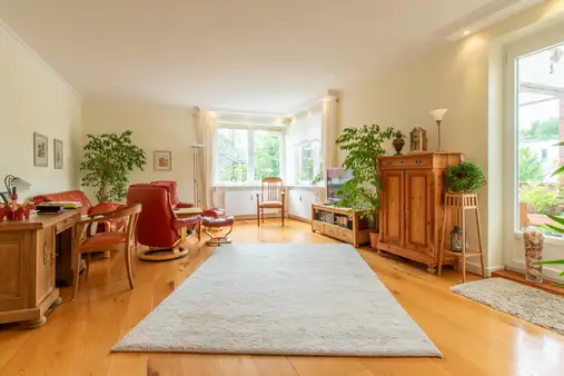 Stadtoase mit Dachterrasse, Garten und Garage