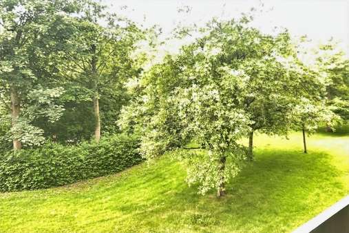 Blick vom Balkon Blick vom Balkon - Etagenwohnung in 24106 Kiel mit 72m² kaufen