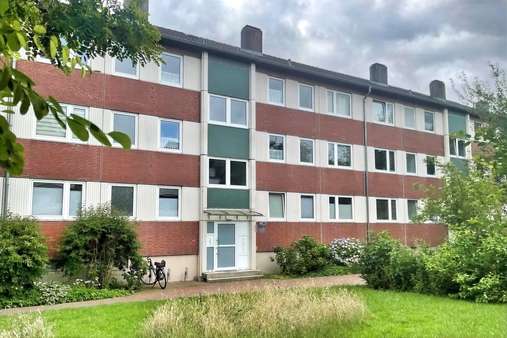 Eingangsansicht Eingangsansicht - Etagenwohnung in 24106 Kiel mit 72m² kaufen