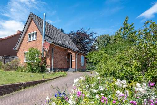 Außenansicht Außenansicht - Einfamilienhaus in 24214 Gettorf mit 70m² kaufen