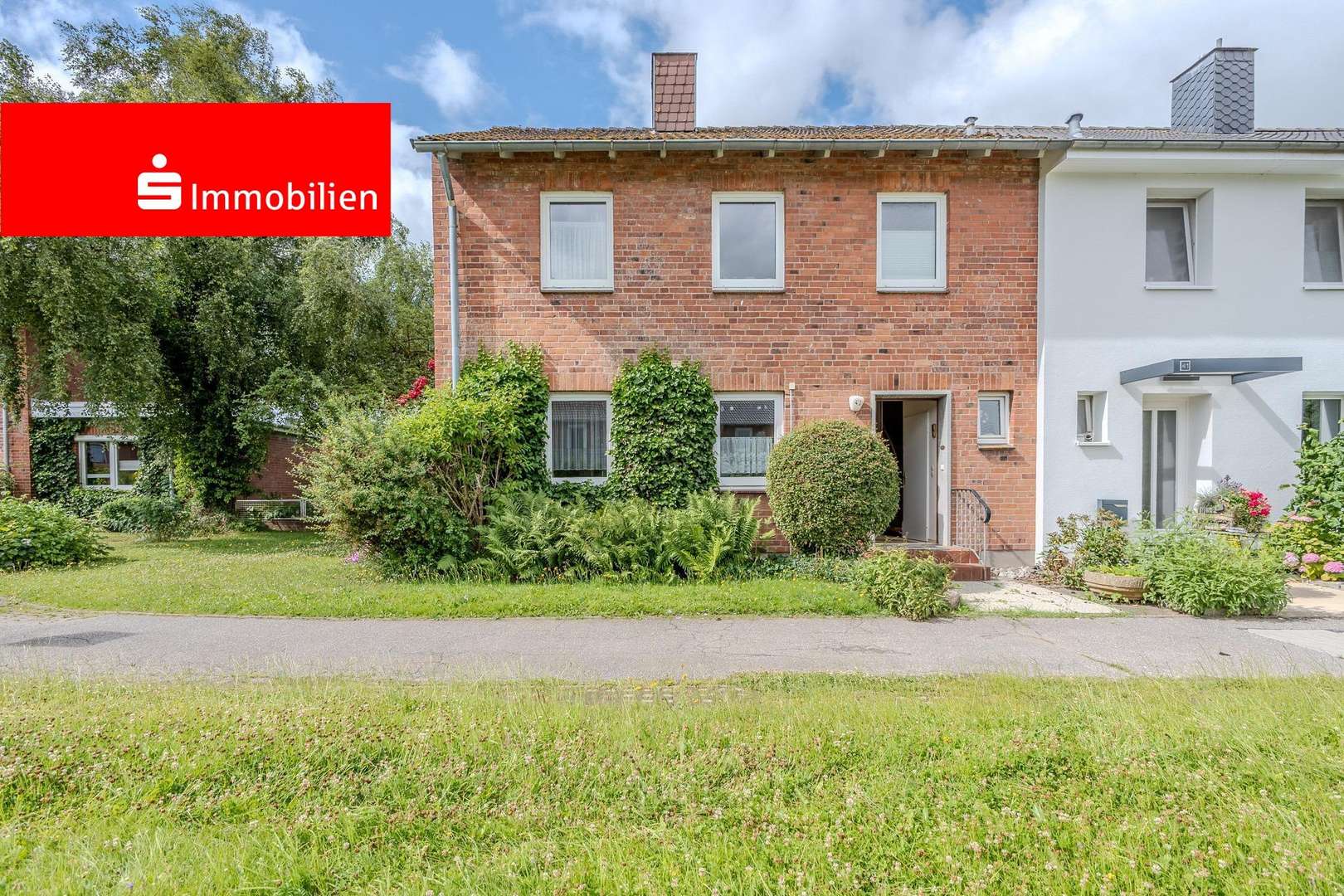Ansicht zum Haus Ansicht zum Haus - Doppelhaushälfte in 24321 Lütjenburg mit 108m² kaufen