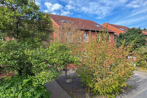 Hausansicht Hausansicht - Maisonette-Wohnung in 24226 Heikendorf mit 81m² kaufen