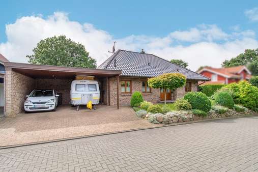 Straßenansicht - Einfamilienhaus in 24594 Nindorf mit 149m² kaufen
