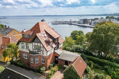 Bester Ausblick auf die Altstadt Bester Ausblick auf die Altstadt - Villa in 24340 Eckernförde mit 189m² kaufen