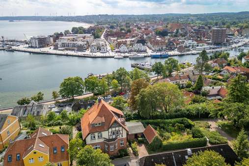 Bester Ausblick auf die Altstadt Bester Ausblick auf die Altstadt - Villa in 24340 Eckernförde mit 189m² kaufen