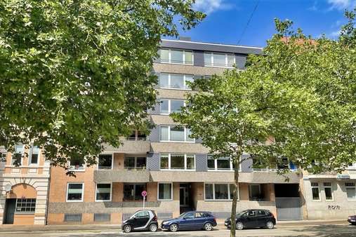 Straßenansicht Straßenansicht - Etagenwohnung in 24116 Kiel mit 105m² kaufen