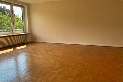 Wohnzimmer I Wohnzimmer I - Etagenwohnung in 24116 Kiel mit 105m² kaufen