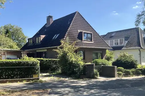 Großzügiges Einfamilienhaus in begehrter Lage