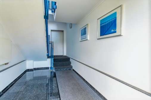 Gepflegt und solide - Etagenwohnung in 24111 Kiel mit 92m² kaufen
