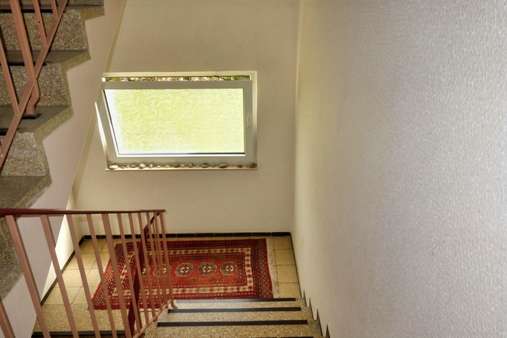Gepflegtes Treppenhaus - Etagenwohnung in 24145 Kiel mit 75m² kaufen