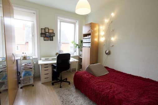 Kinderzimmer Kinderzimmer - Maisonette-Wohnung in 24103 Kiel mit 92m² kaufen