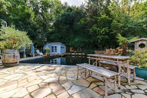 Haus 2a - Terrasse und Badeteich - Zweifamilienhaus in 24107 Kiel mit 340m² kaufen