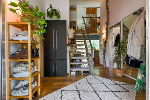 Haus 2 - Flur - Zweifamilienhaus in 24107 Kiel mit 340m² kaufen