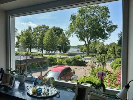 Seeblick vom Sofa Seeblick vom Sofa - Einfamilienhaus in 24536 Neumünster mit 98m² kaufen