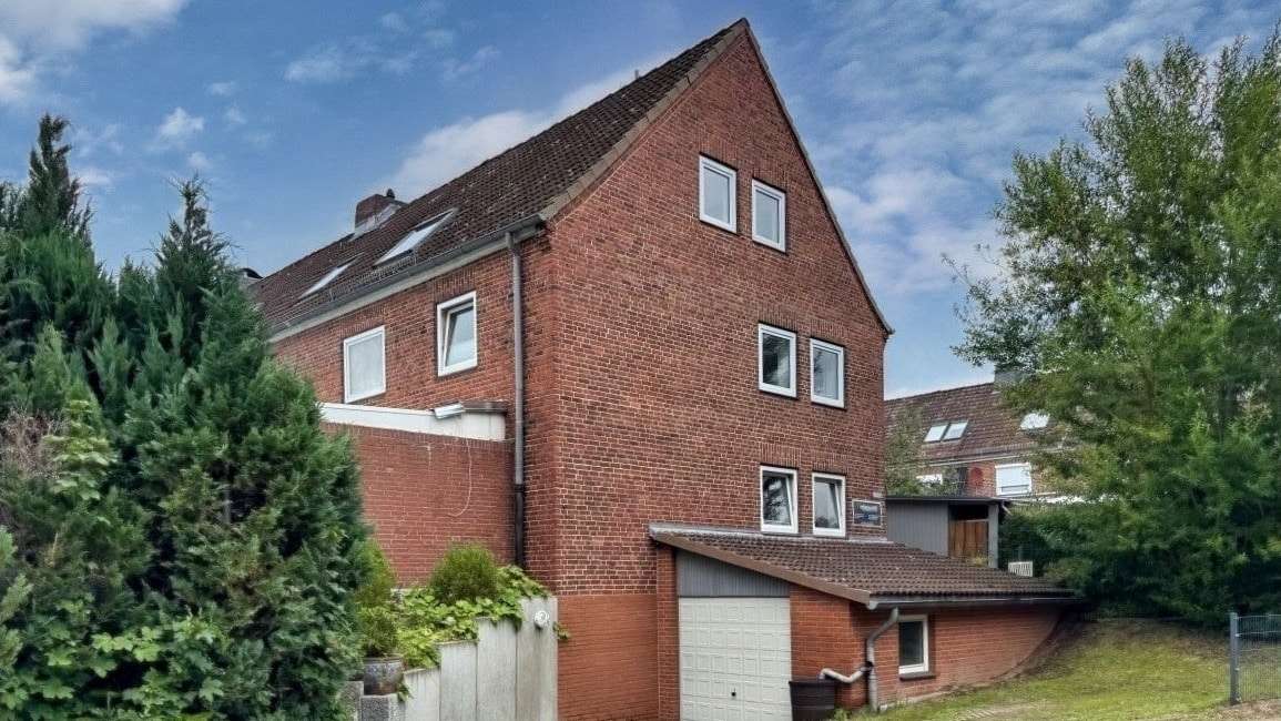 Seitenansicht - Reihenendhaus in 24146 Kiel mit 134m² kaufen