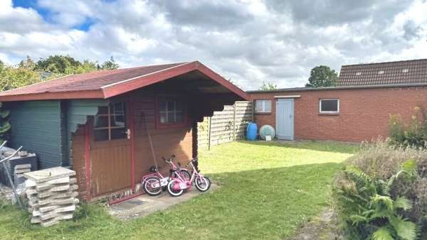 Gartenhäuschen Gartenhäuschen - Einfamilienhaus in 24536 Neumünster mit 139m² kaufen
