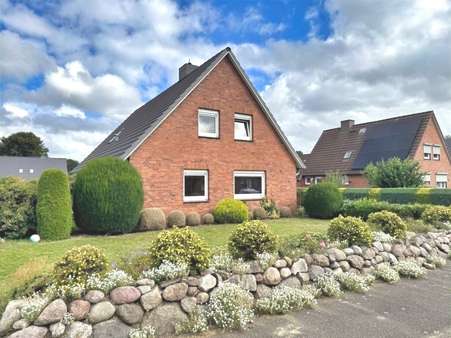 Straßenansicht Straßenansicht - Einfamilienhaus in 24536 Neumünster mit 139m² kaufen