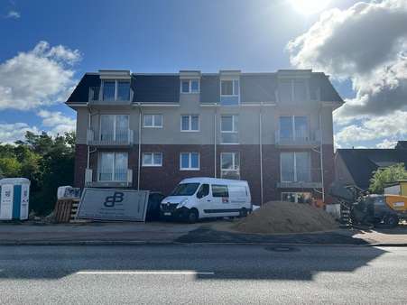 Straßenansicht - Etagenwohnung in 22848 Norderstedt mit 80m² günstig kaufen