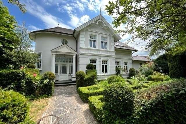 Außenansicht - Einfamilienhaus in 23843 Bad Oldesloe mit 267m² kaufen