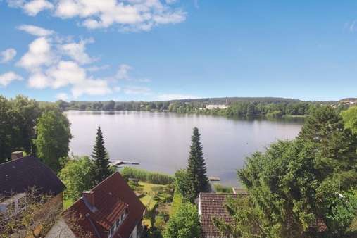 Ansicht See - Etagenwohnung in 23714 Malente mit 65m² kaufen