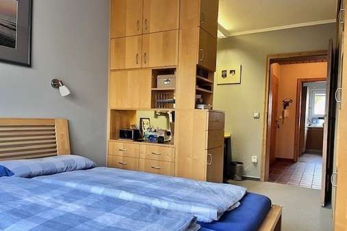 Schlafzimmer mit Trennwand - Etagenwohnung in 23843 Bad Oldesloe mit 75m² kaufen