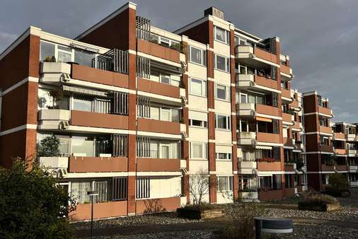 Außenansicht Außenansicht - Etagenwohnung in 23556 Lübeck mit 64m² kaufen