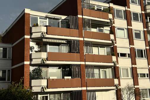 Außenansicht Außenansicht - Etagenwohnung in 23556 Lübeck mit 64m² kaufen