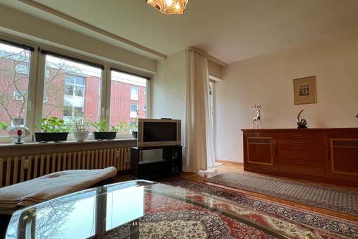 Wohnzimmer - Erdgeschosswohnung in 21509 Glinde mit 71m² kaufen