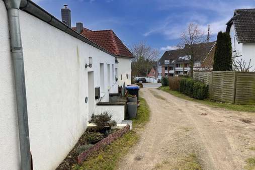 Auffahrt - Zweifamilienhaus in 23689 Pansdorf mit 183m² kaufen