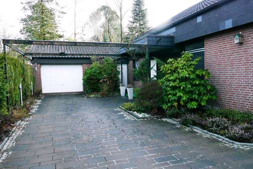 Auffahrt - Einfamilienhaus in 26131 Oldenburg mit 270m² kaufen
