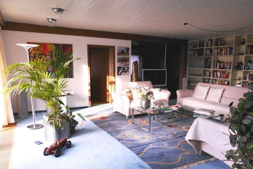 Wohnzimmer - Einfamilienhaus in 26131 Oldenburg mit 270m² kaufen