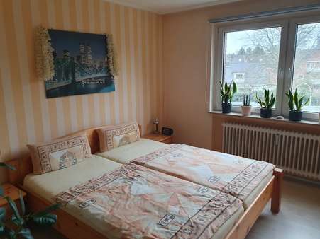 Schlafzimmer - Etagenwohnung in 23611 Bad Schwartau mit 69m² kaufen