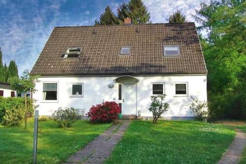 Hausvorderseite - Einfamilienhaus in 22395 Hamburg mit 156m² kaufen