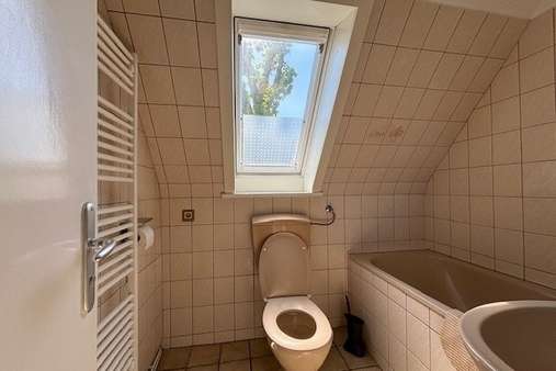Badezimmer OG - Doppelhaushälfte in 23843 Bad Oldesloe mit 65m² kaufen