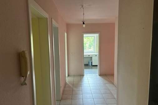 Flur - Etagenwohnung in 23843 Bad Oldesloe mit 82m² kaufen